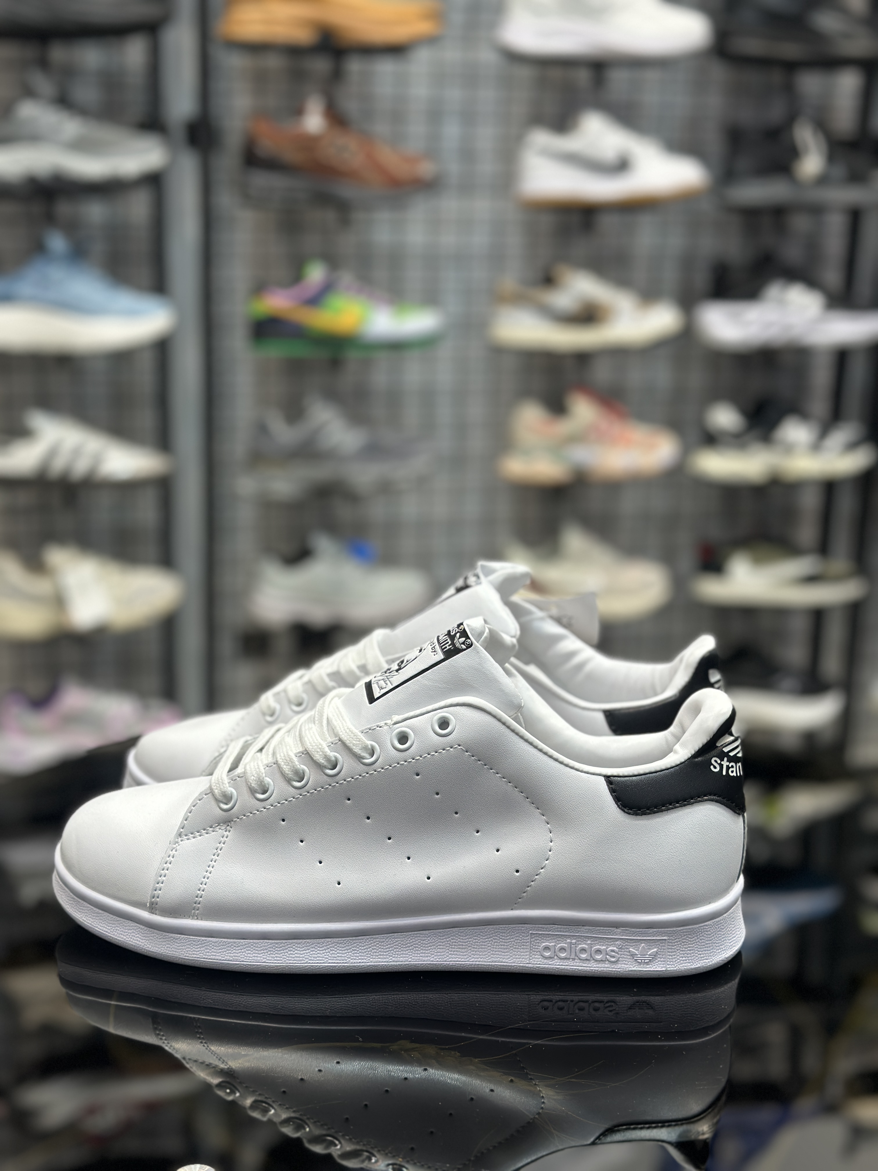 ادیداس stan smith